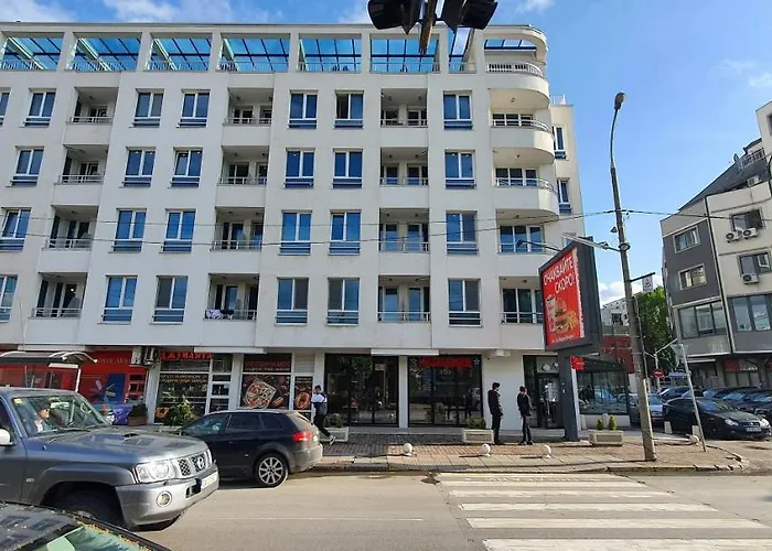 Colonel Apartment 936